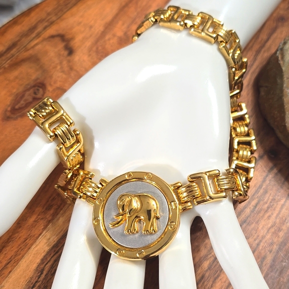 Two Tone Elephant Medallion Articulated Panel Torque Choker Necklace - Picture 5 of 6